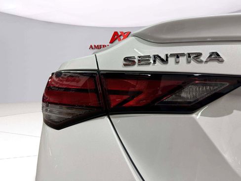 Used 2025 Nissan Sentra SR w/ SR Premium Package FWD image 18