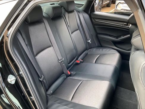 Used 2018 Honda Accord Sport image 18