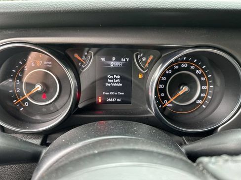 Used 2022 Jeep Wrangler Sport AWD/4WD image 12