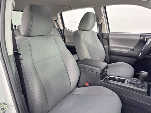 Used 2020 Toyota Tacoma SR w/ SR Convenience Package image 30