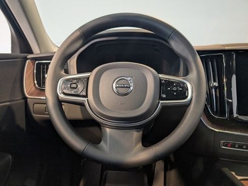 Used 2023 Volvo XC60 B5 Plus w/ Protection Package Premier image 17