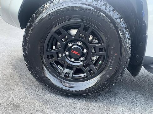 Certified 2023 Toyota 4Runner SR5 Premium w/ Moonroof Package AWD/4WD image 8