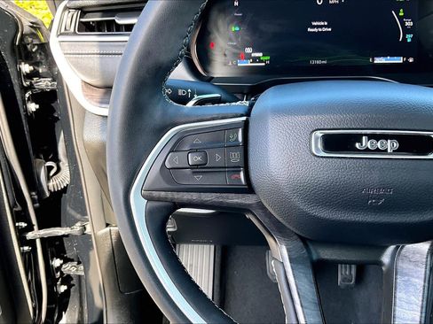 Used 2024 Jeep Grand Cherokee Limited 4xe image 22