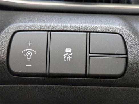 New 2025 Hyundai Elantra Limited FWD image 23