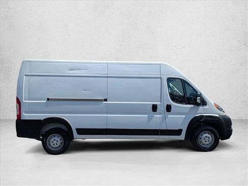 Used 2019 RAM ProMaster 2500 w/ Premium Appearance Group FWD image 4