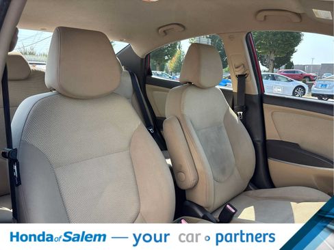 Used 2013 Hyundai Accent GLS FWD image 14