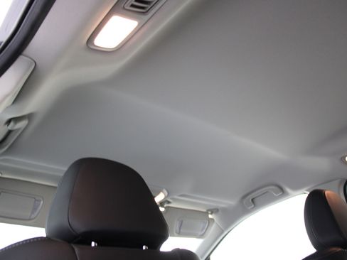 Used 2020 Subaru Ascent Limited image 21