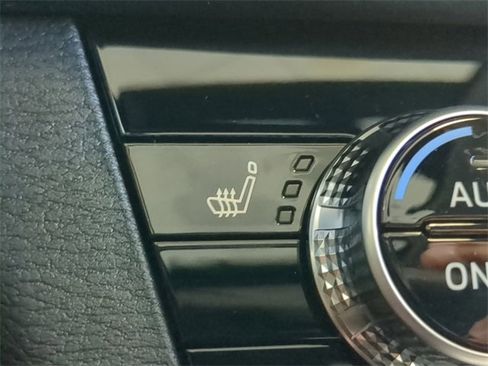 New 2025 Mitsubishi Outlander SEL image 28