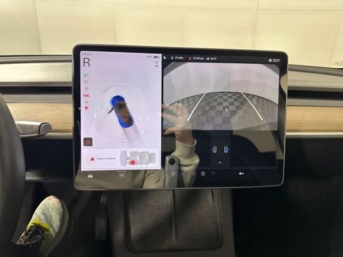 Used 2021 Tesla Model Y Long Range image 18