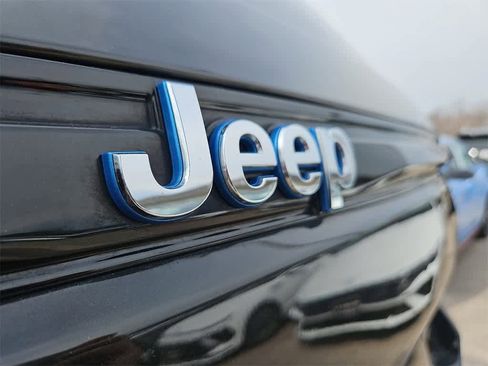 Used 2024 Jeep Grand Cherokee Limited 4xe image 29