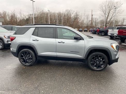 Used 2025 GMC Terrain Elevation w/ Elevation Premium Package image 6