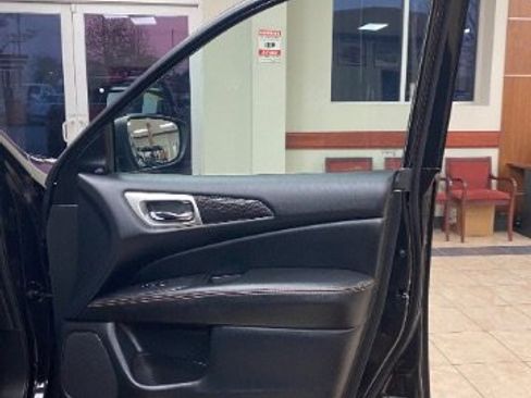 Used 2020 Nissan Pathfinder SV w/ Rock Creek Edition image 11