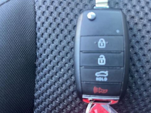 Used 2020 Kia Optima LX image 19