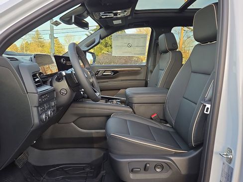 New 2026 Chevrolet Suburban Premier w/ Sun And Tow Package image 14