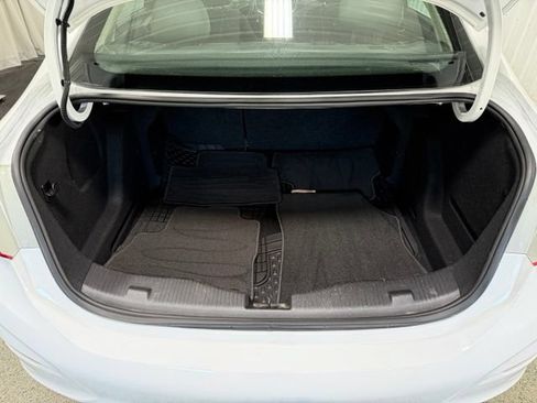 Used 2017 Chevrolet Cruze LT w/ Convenience Package FWD image 9