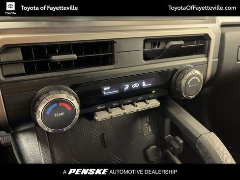 Used 2025 Toyota 4Runner SR5 AWD/4WD image 31