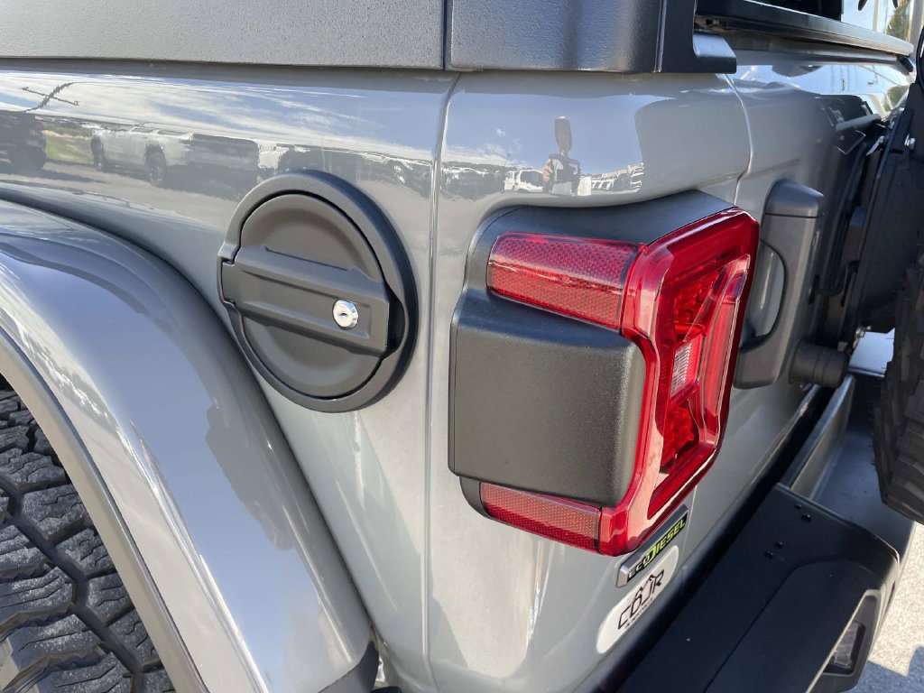 Used 2021 Jeep Wrangler Unlimited Rubicon AWD/4WD image 15