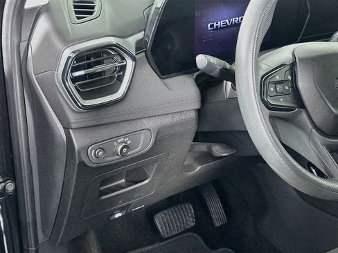 Used 2025 Chevrolet TrailBlazer LT FWD image 16