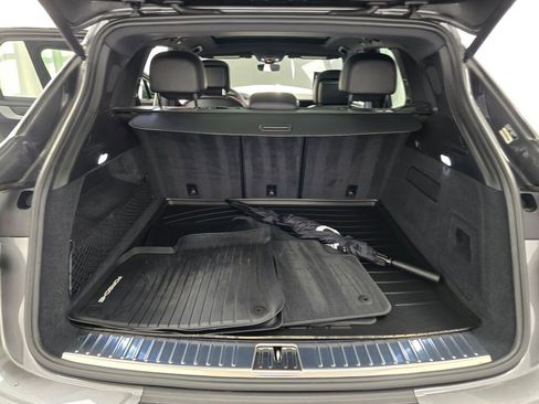 Certified 2025 Porsche Cayenne image 12