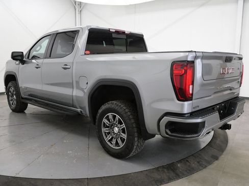 Used 2024 GMC Sierra 1500 AT4 w/ Technology Package AWD/4WD image 5