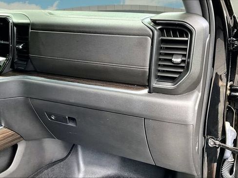 Used 2022 Chevrolet Silverado 1500 RST AWD/4WD image 17