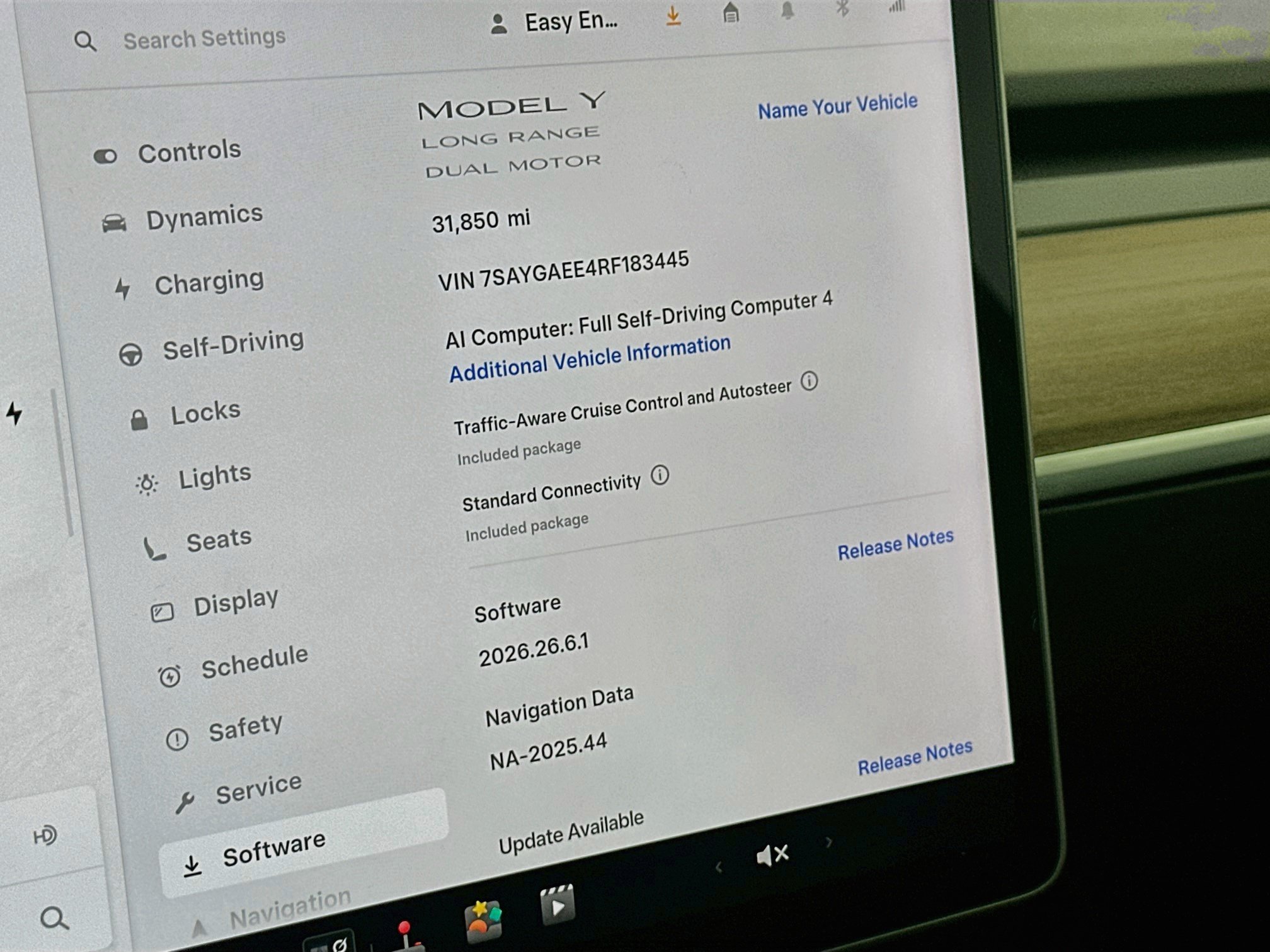 Used 2024 Tesla Model Y Long Range AWD/4WD image 18