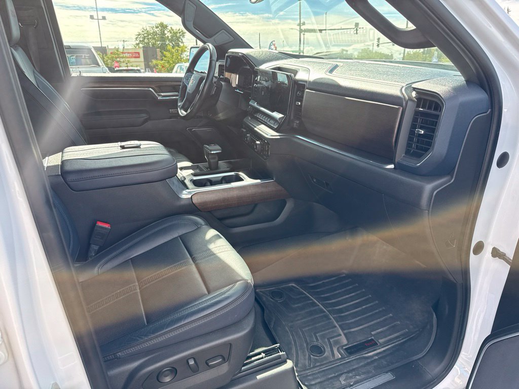 Used 2023 Chevrolet Silverado 1500 High Country AWD/4WD image 39