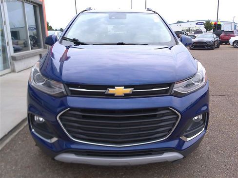 Used 2017 Chevrolet Trax Premier w/ Driver Confidence II Package FWD image 19