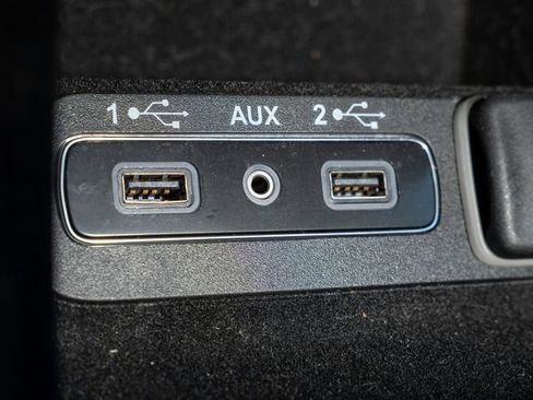 Used 2019 Jeep Grand Cherokee Altitude AWD/4WD image 16