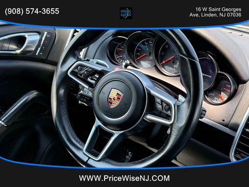 Used 2017 Porsche Cayenne Platinum Edition image 11