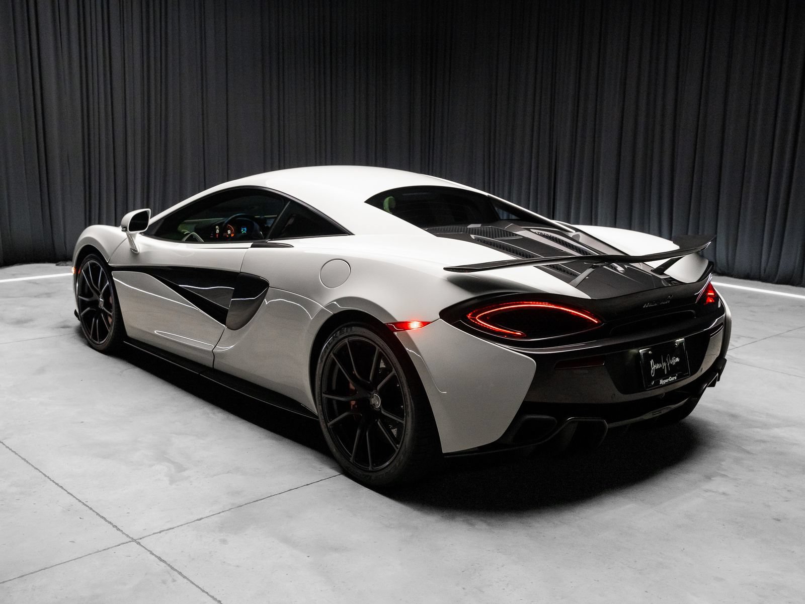 Used 2016 McLaren 570S Coupe RWD image 37