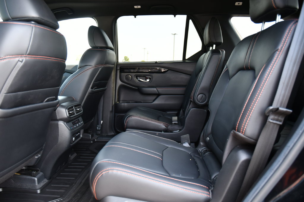 Used 2025 Honda Pilot TrailSport image 20
