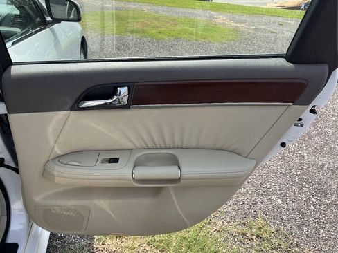 Used 2008 INFINITI M35 w/ Technology Pkg RWD image 16