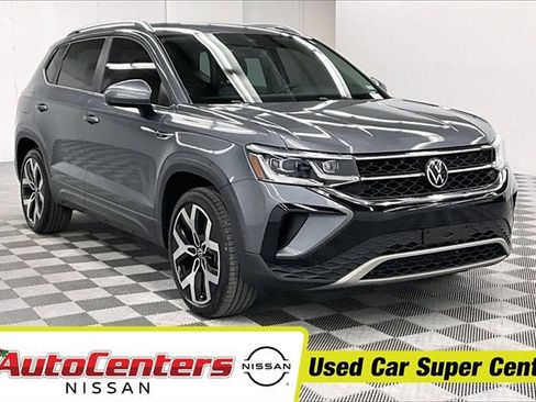 Used 2022 Volkswagen Taos SEL image 1