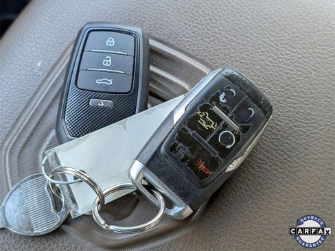 Used 2019 RAM 2500 Laramie image 36