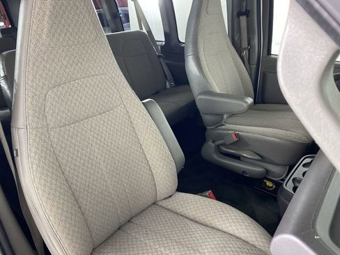 Used 2016 Chevrolet Express 3500 LT w/ LT Preferred Equipment Group image 26