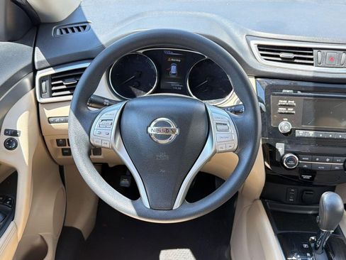 Used 2016 Nissan Rogue SV image 22