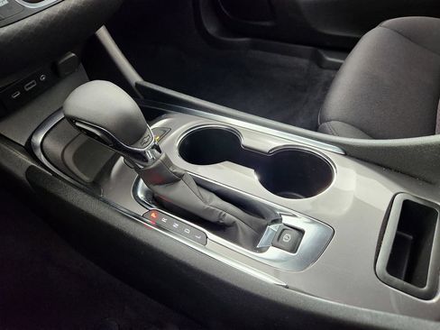 Used 2025 Chevrolet Malibu LT FWD image 25