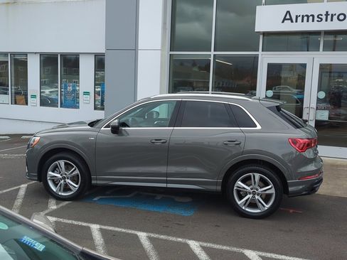 Used 2022 Audi Q3 2.0T Premium w/ Convenience Package image 2