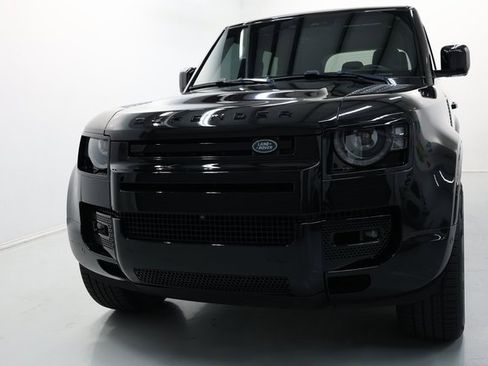 Used 2023 Land Rover Defender 110 SE image 54