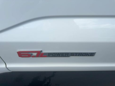 Used 2023 Ford F350 Lariat w/ Lariat Ultimate Package AWD/4WD image 10
