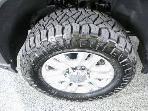 Used 2023 GMC Sierra 2500 Denali w/ Denali Ultimate Package AWD/4WD image 11