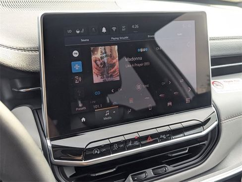 Used 2024 Jeep Compass Limited image 15