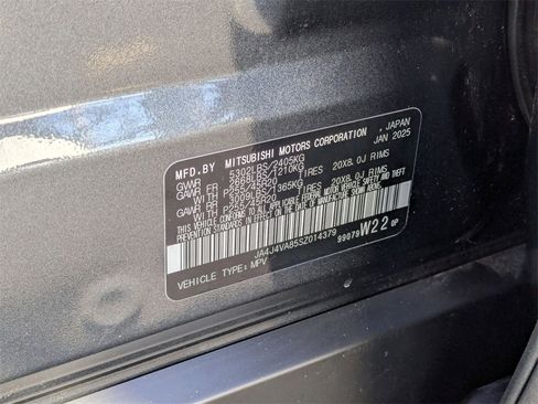 Used 2025 Mitsubishi Outlander SE image 21