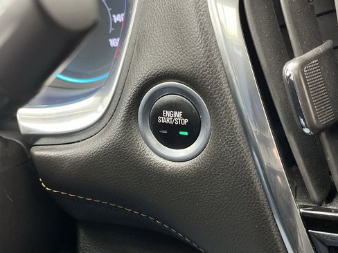 Used 2018 Chevrolet Traverse Premier image 23