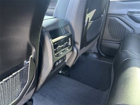 Used 2023 Jeep Grand Cherokee Limited image 23