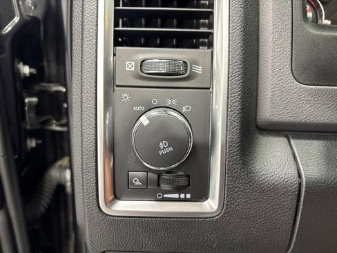 Used 2018 RAM 1500 Big Horn AWD/4WD image 32