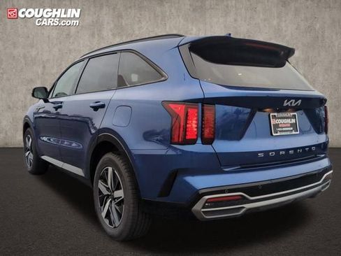 Used 2022 Kia Sorento S w/ Panoramic Sunroof Package image 5