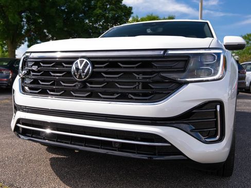 Used 2026 Volkswagen Atlas Cross Sport SEL Premium R-Line AWD/4WD image 15
