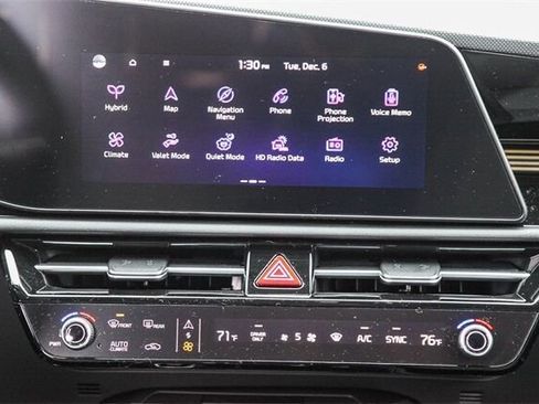 New 2025 Kia Niro EX Touring image 14